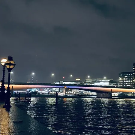 Shadwell - Walking Distance To Tower Bridge, Two Stations In Close Proximity London Exterior photo