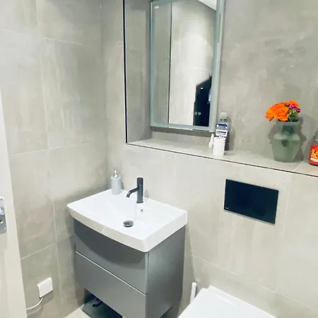 Shadwell - Walking Distance To Tower Bridge, Two Stations In Close Proximity London Exterior photo
