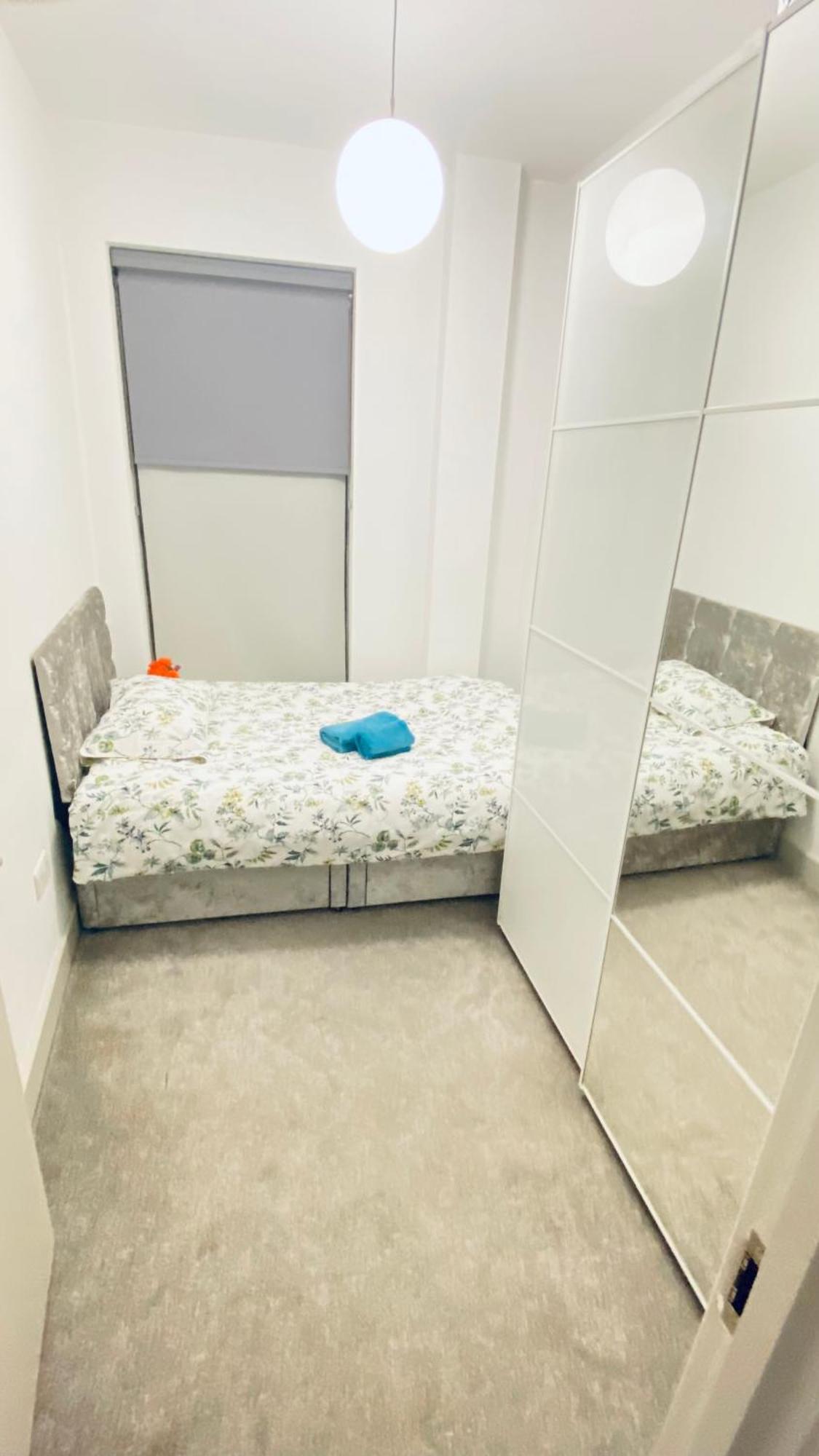 Shadwell - Walking Distance To Tower Bridge, Two Stations In Close Proximity Лондон